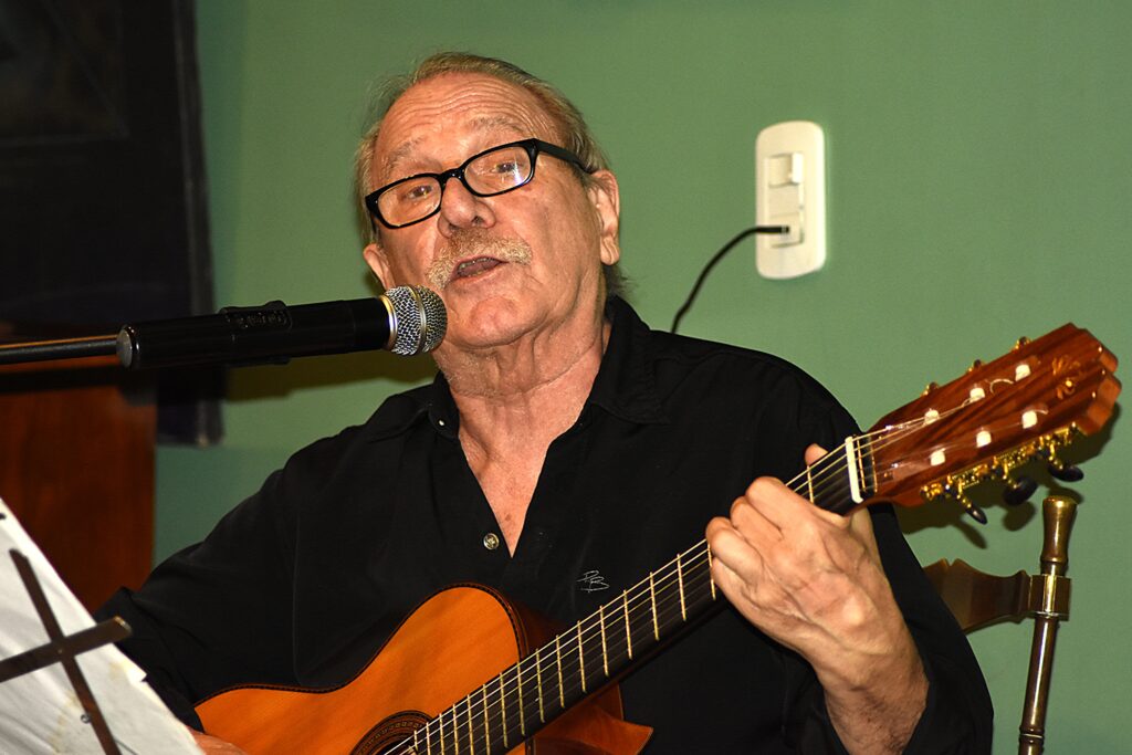 Horacio Liñan el responsable de ponerle música a la noche (Foto de G. Lis Burdman)